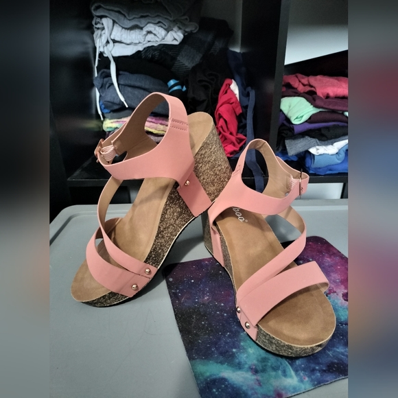 Sz 9 Weeboo Lady wedges - Picture 3 of 3